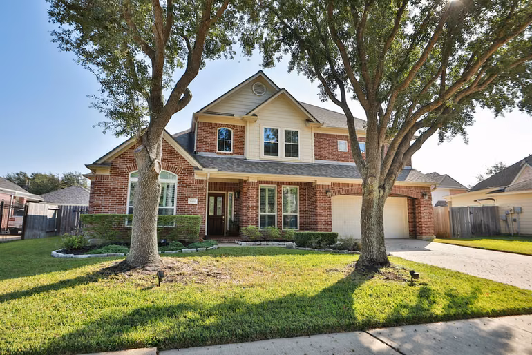 Photo 3 of 8410 Brighton Lake Lane, Houston, TX