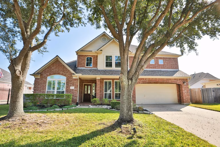 Photo 4 of 8410 Brighton Lake Lane, Houston, TX