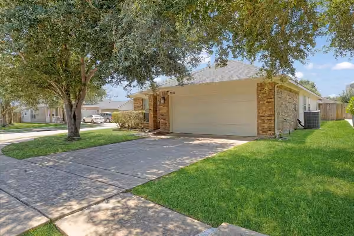 Photo 3 of 3811 Juniper Meadows Lane, Houston, TX