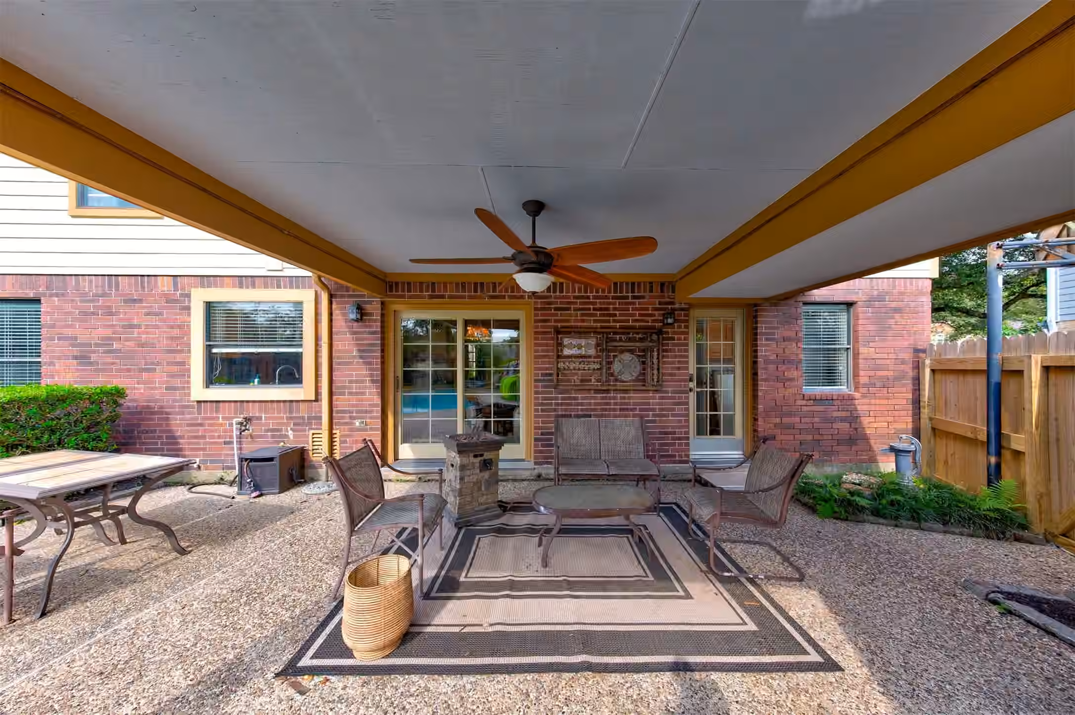 Photo 4 of 113 Coral Bay Drive, League City, TX