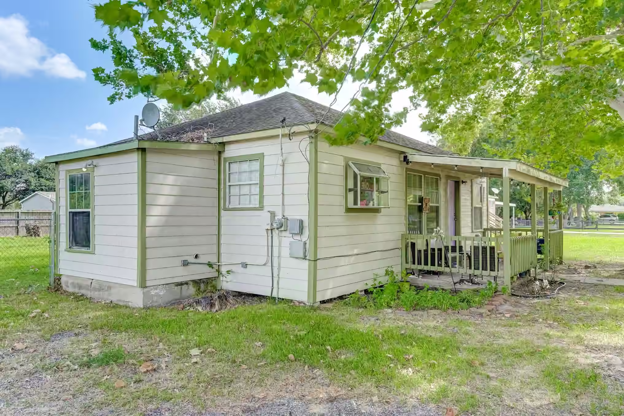 Photo 2 of 1104 Mabry Road, Baytown, TX