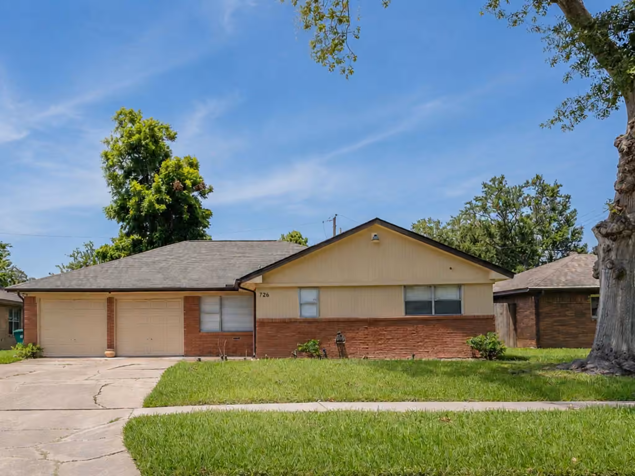 Photo 2 of 726 Skylark Road, Pasadena, TX