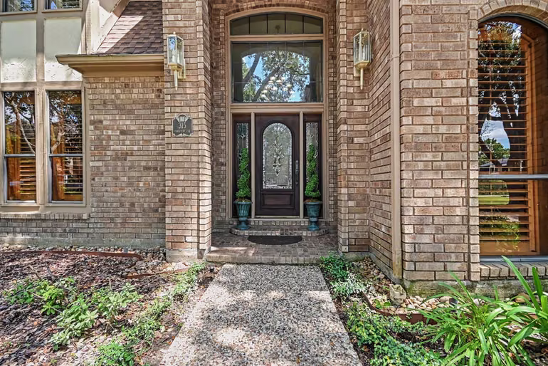 Photo 4 of 315 Oakview Circle, El Lago, TX