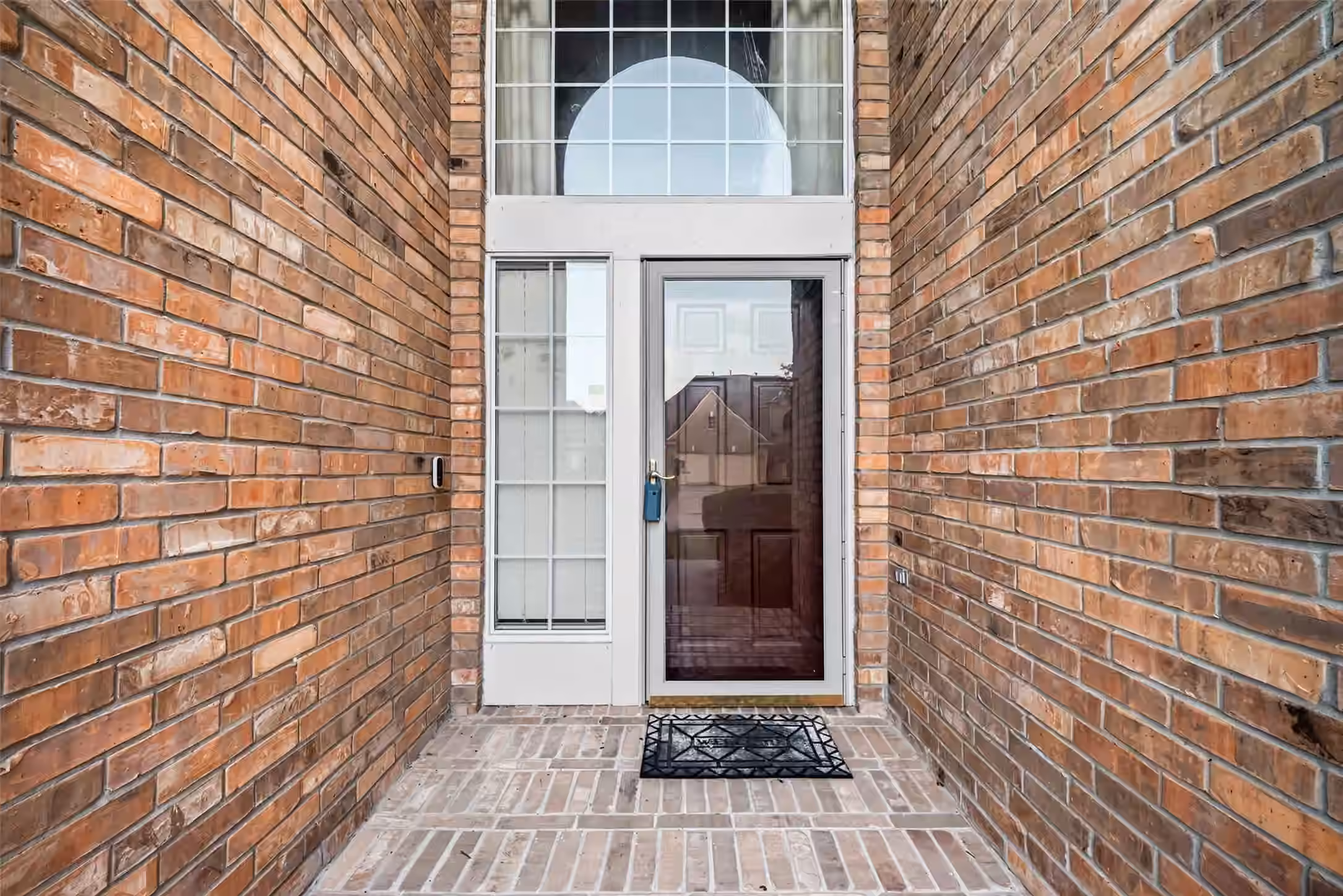 Photo 3 of 4907 Elmwood Court, Baytown, TX
