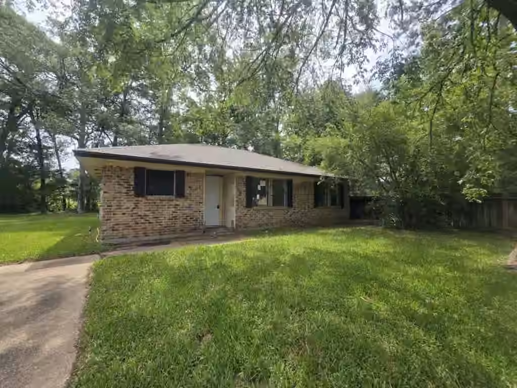 Photo of 613 Shell Avenue, Cleveland, TX 77327