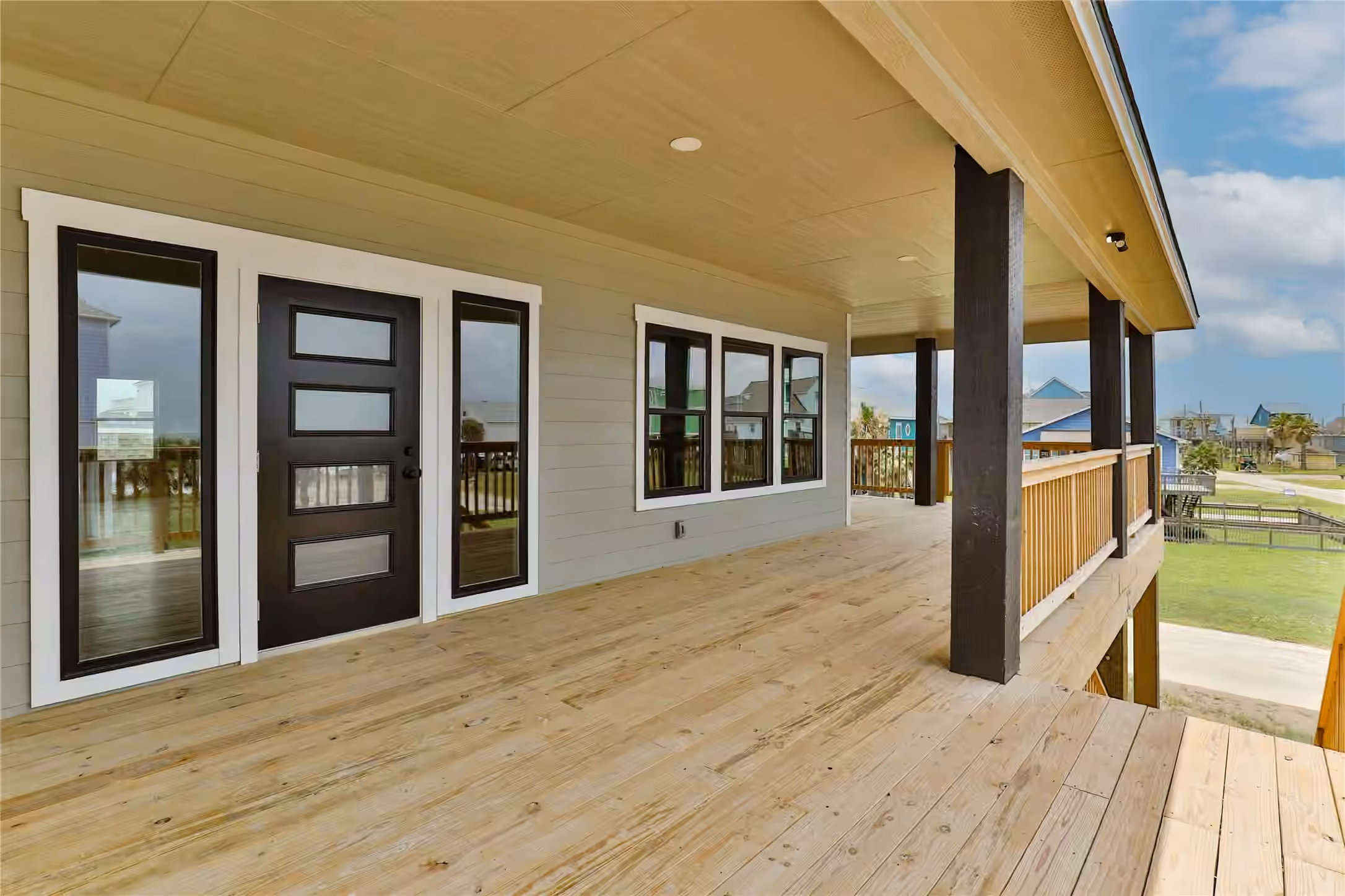 Photo 5 of 13031 Jolly Roger Drive, Freeport, TX