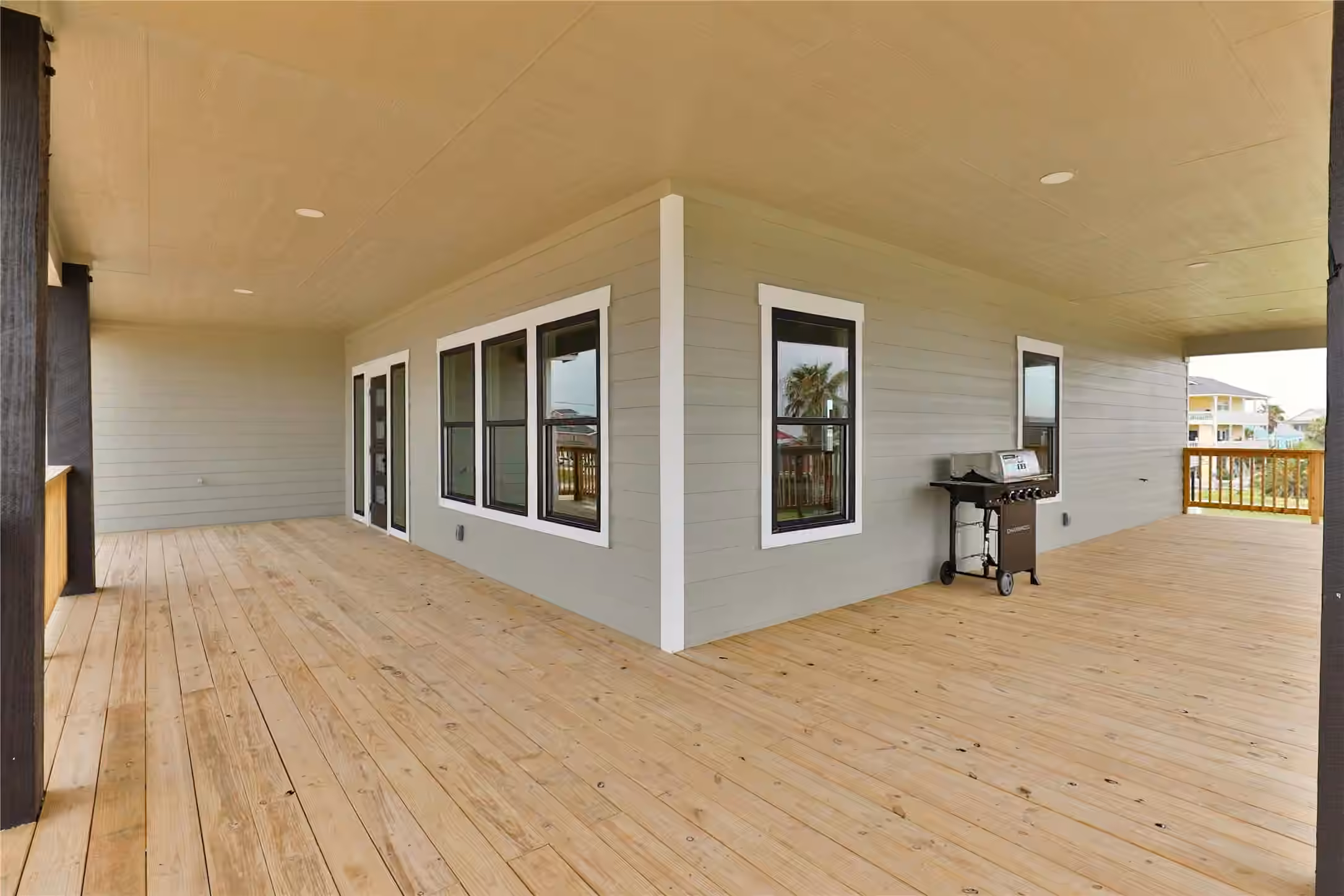 Photo 7 of 13031 Jolly Roger Drive, Freeport, TX