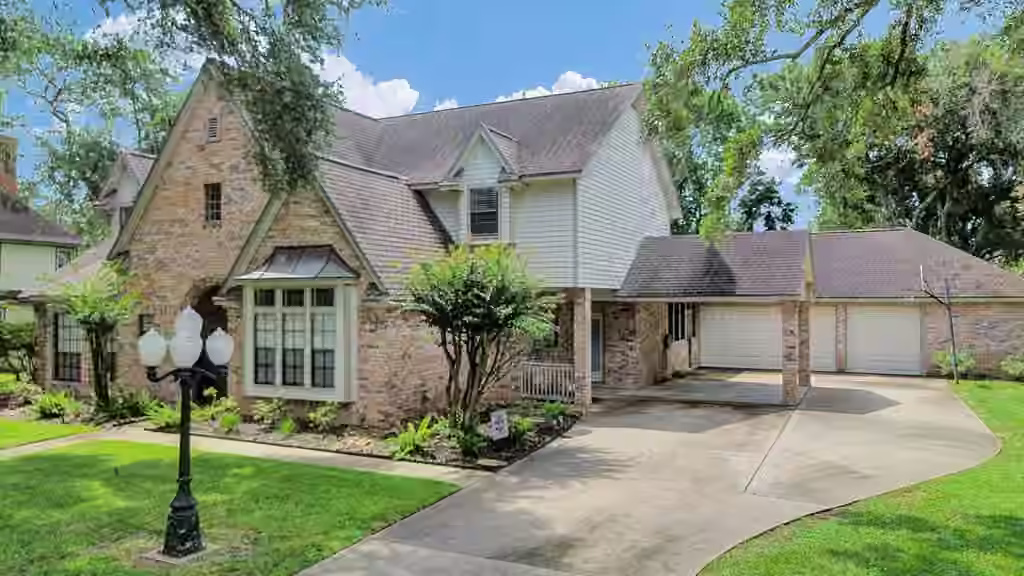 Photo of 116 Dewberry Drive, Lake Jackson, TX 77566