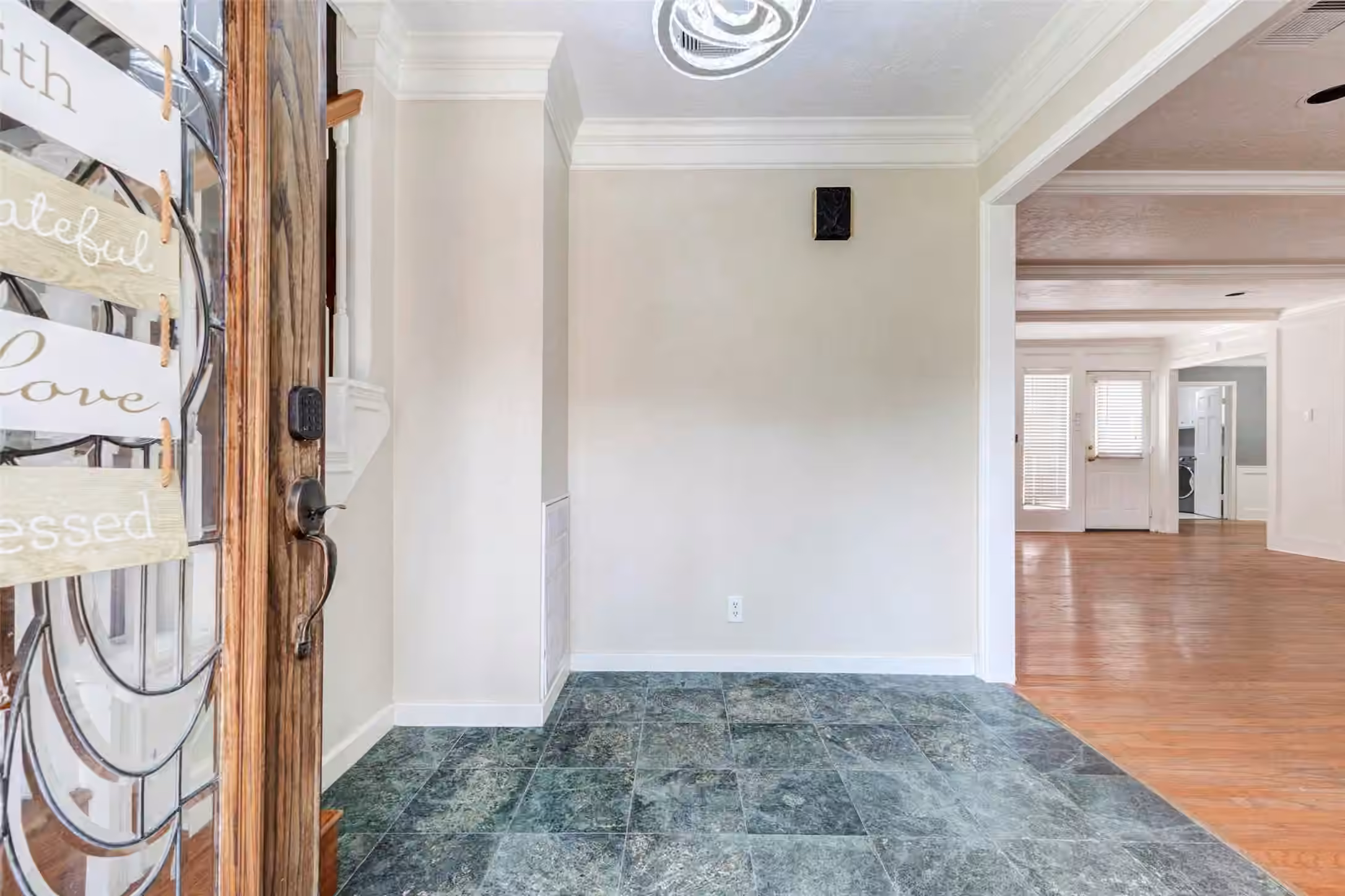 Photo 6 of 15607 Creekbriar Court, Houston, TX