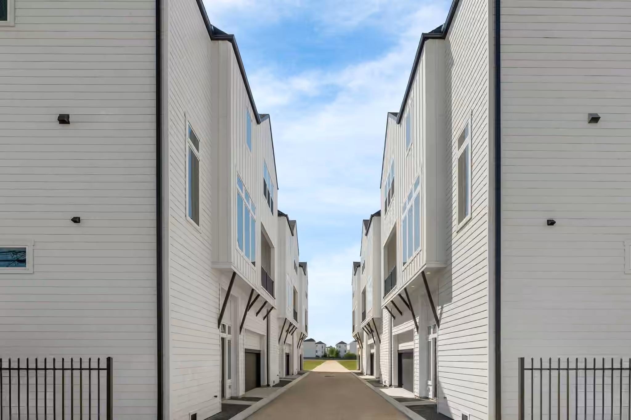 Photo 5 of 1177 W 19th Street, Houston, TX