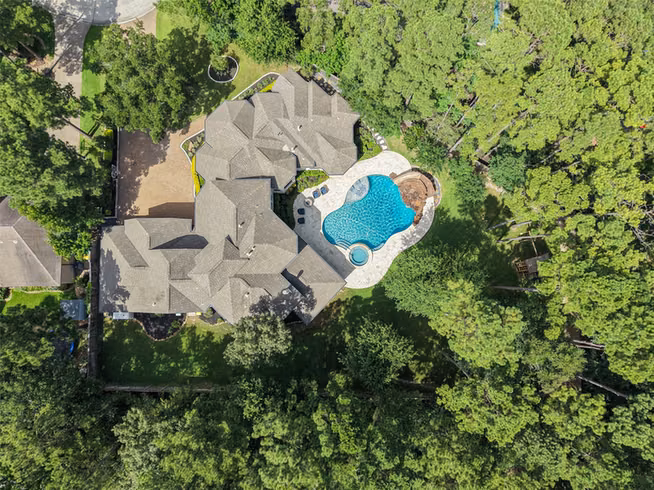 Photo 2 of 19 Harmony Links Place, The Woodlands, TX