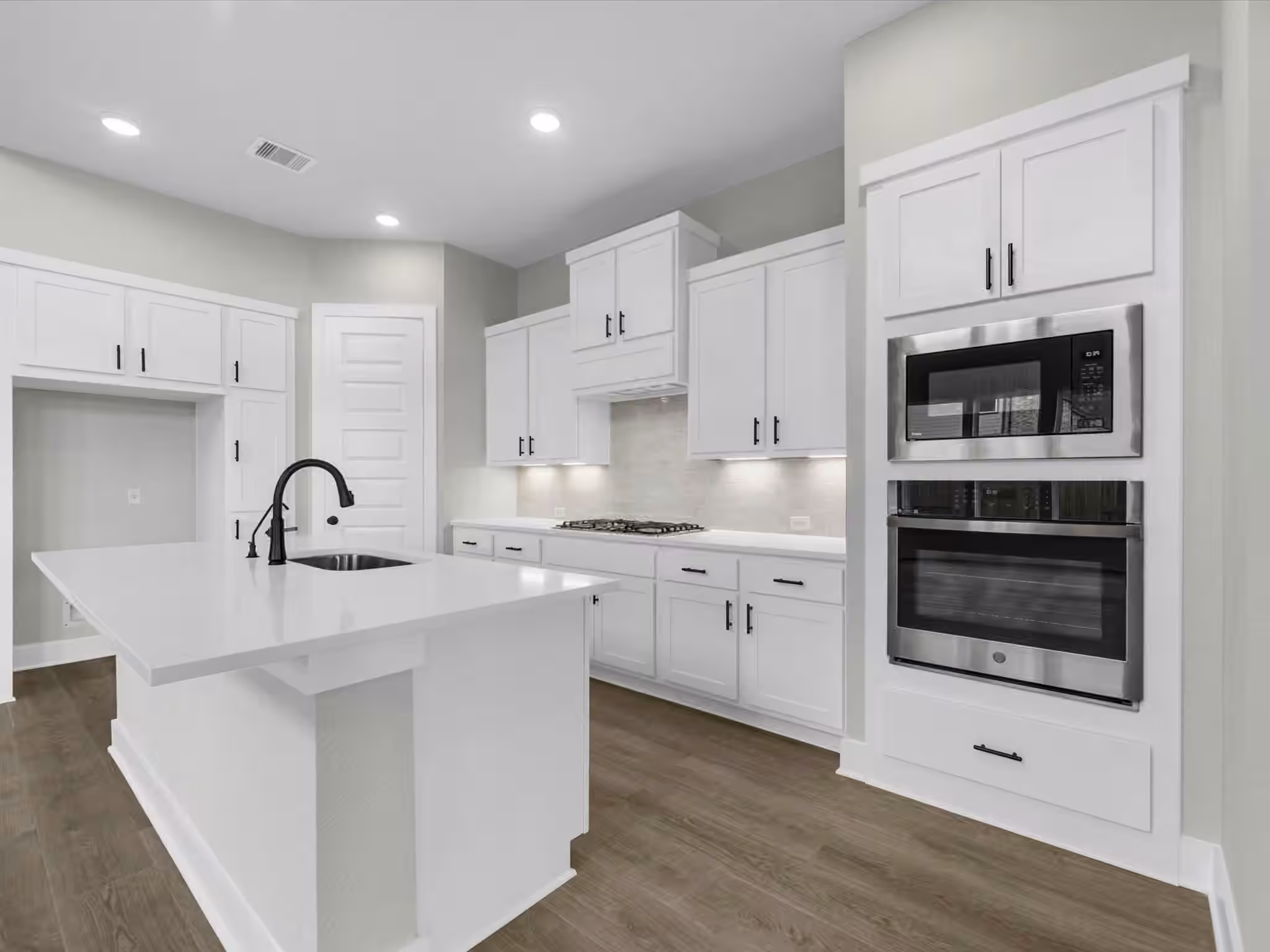 Photo 3 of 22618 Ruby Forest Road, Tomball, TX