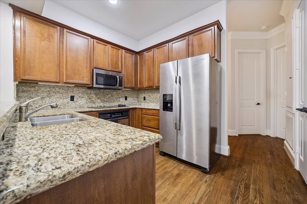 Photo 3 of 58 Briar Hollow Lane 203, Houston, TX