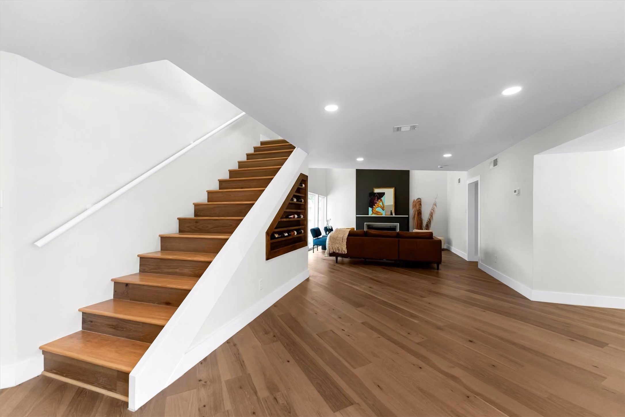 Photo 6 of 10722 Ella Lee Lane, Houston, TX