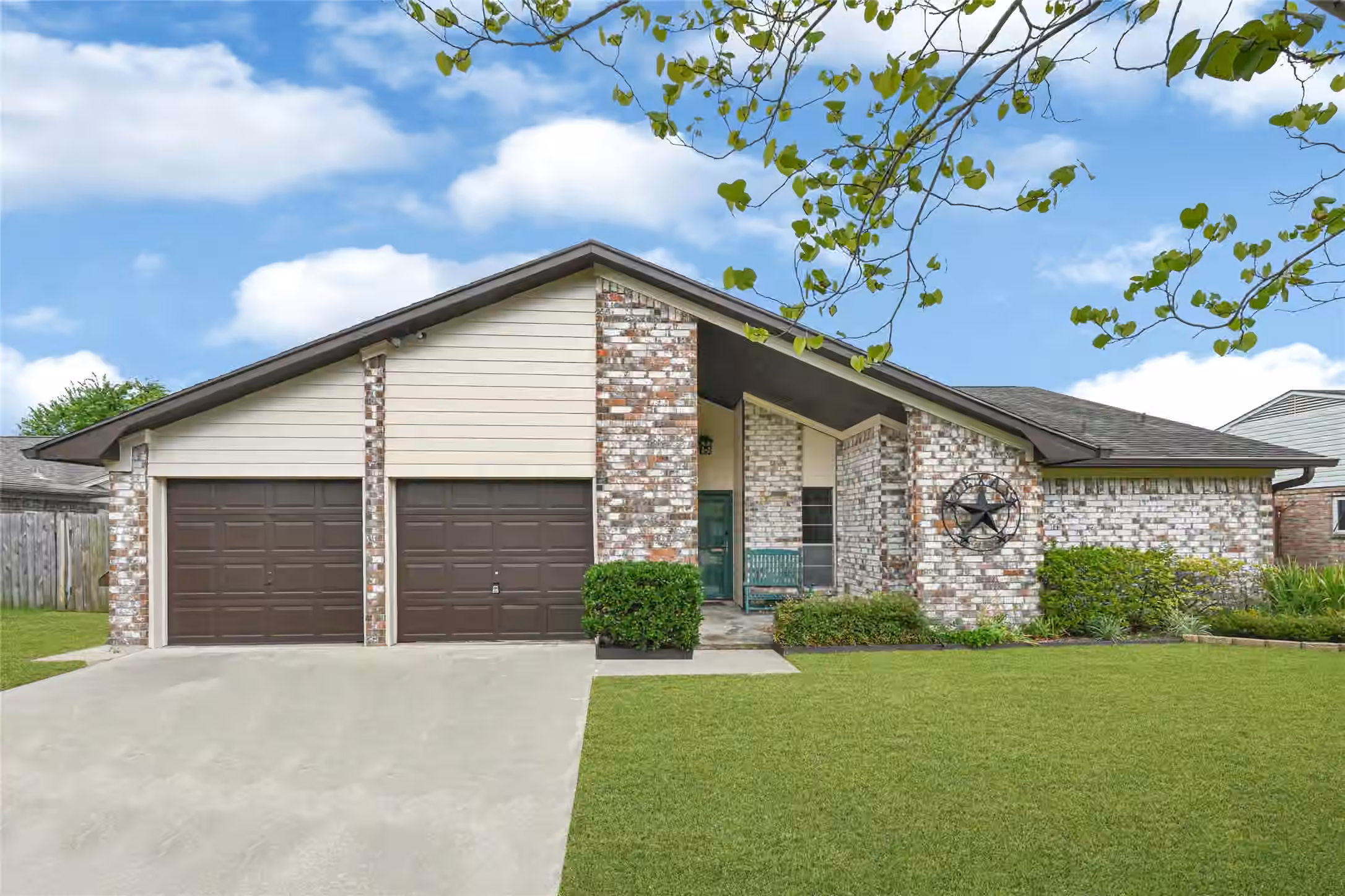 Photo of 10406 Rocky Hollow Road, La Porte, TX 77571