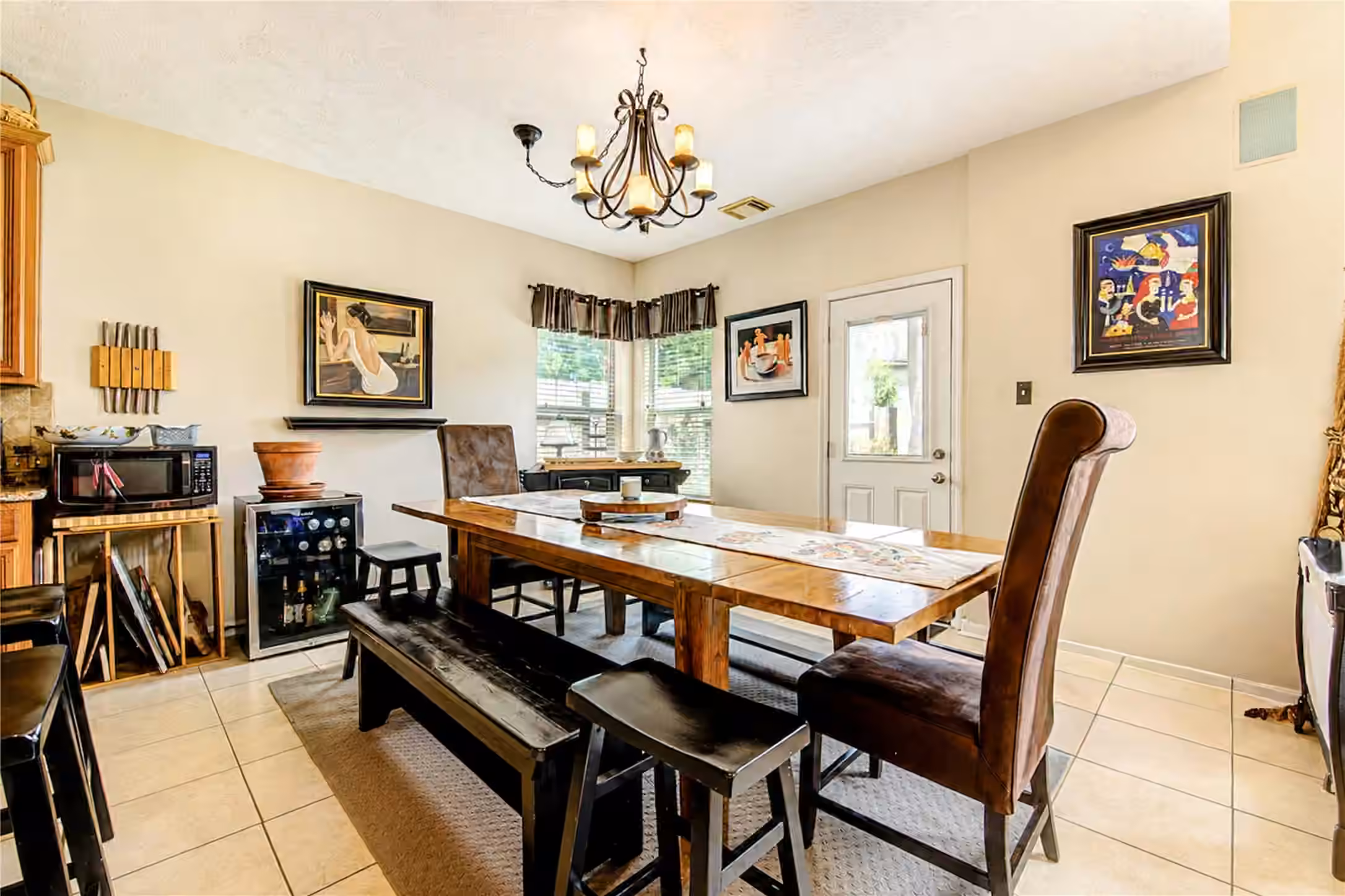 Photo 4 of 8111 Summer Wind Court, Sugar Land, TX