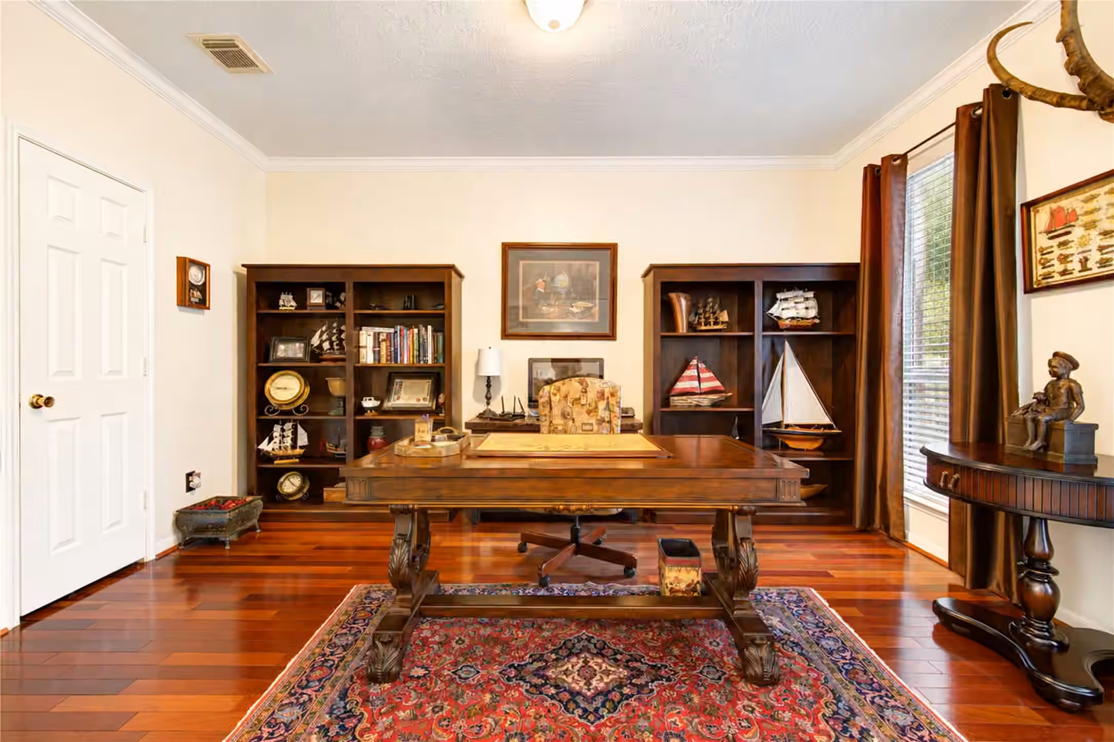 Photo 7 of 8111 Summer Wind Court, Sugar Land, TX