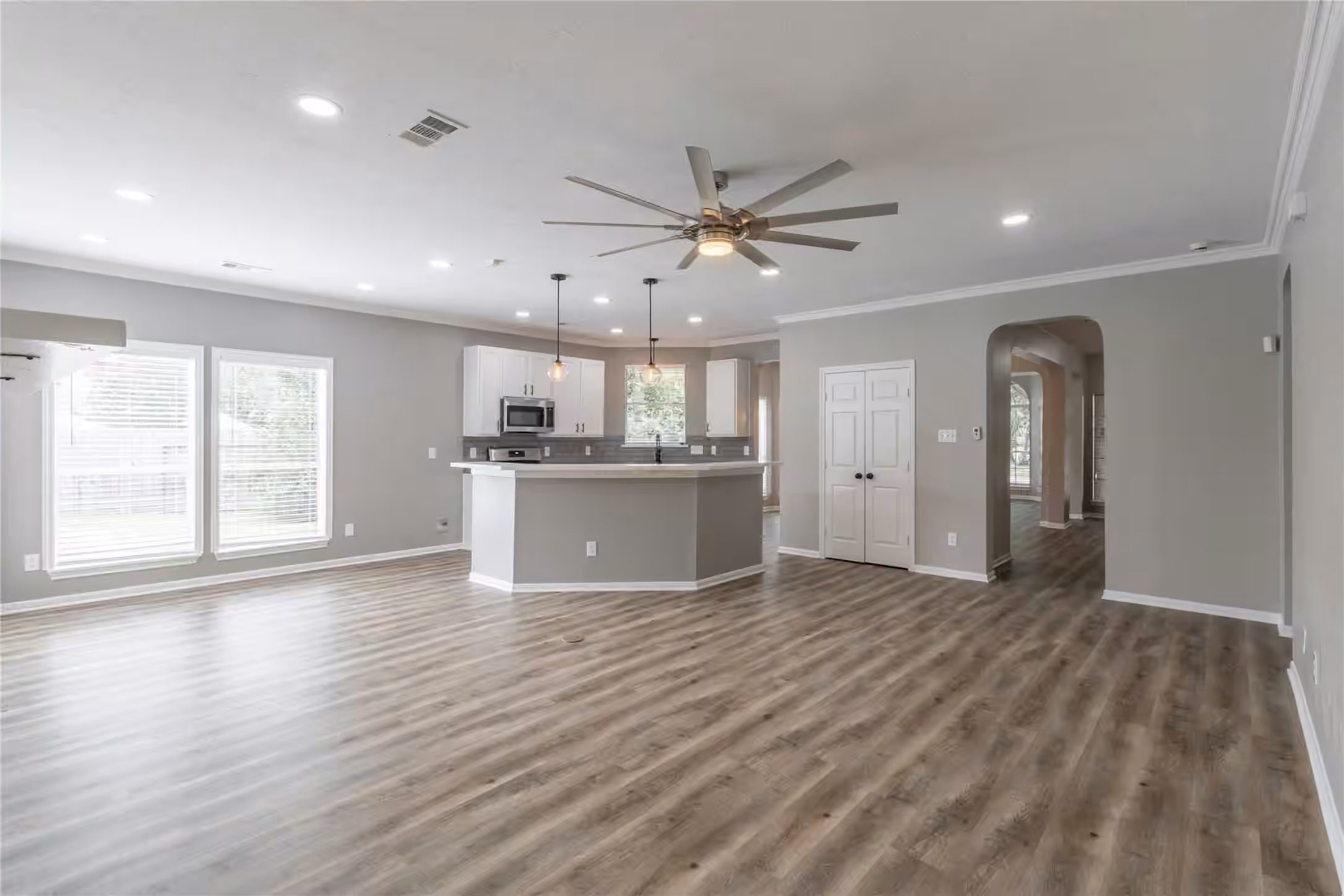 Photo 5 of 803 Featherbrook Court, Sugar Land, TX