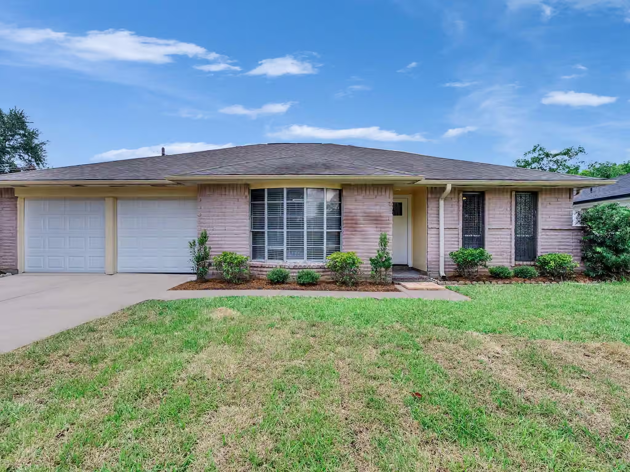 Photo of 11010 Whittingham Lane, Houston, TX 77099