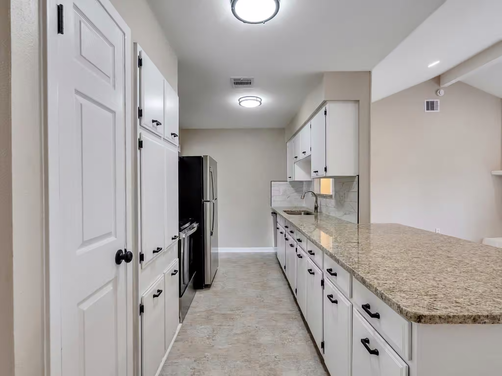 Photo 6 of 11010 Whittingham Lane, Houston, TX