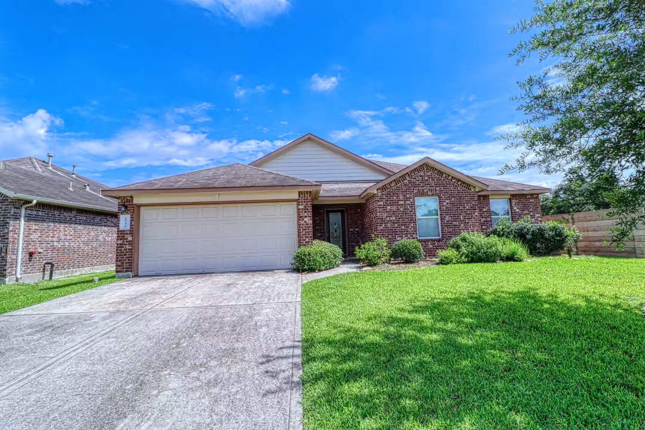 Photo of 2735 Diamond Vista Lane, Rosharon, TX