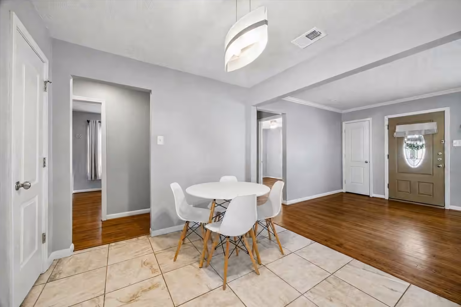 Photo 6 of 8106 Montridge Drive, Houston, TX