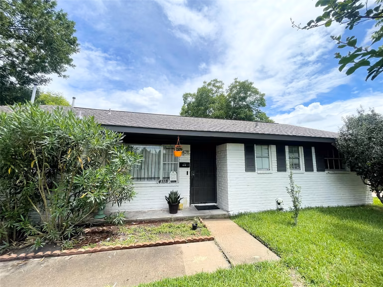 Photo 3 of 4118 Ebbtide Drive, Houston, TX