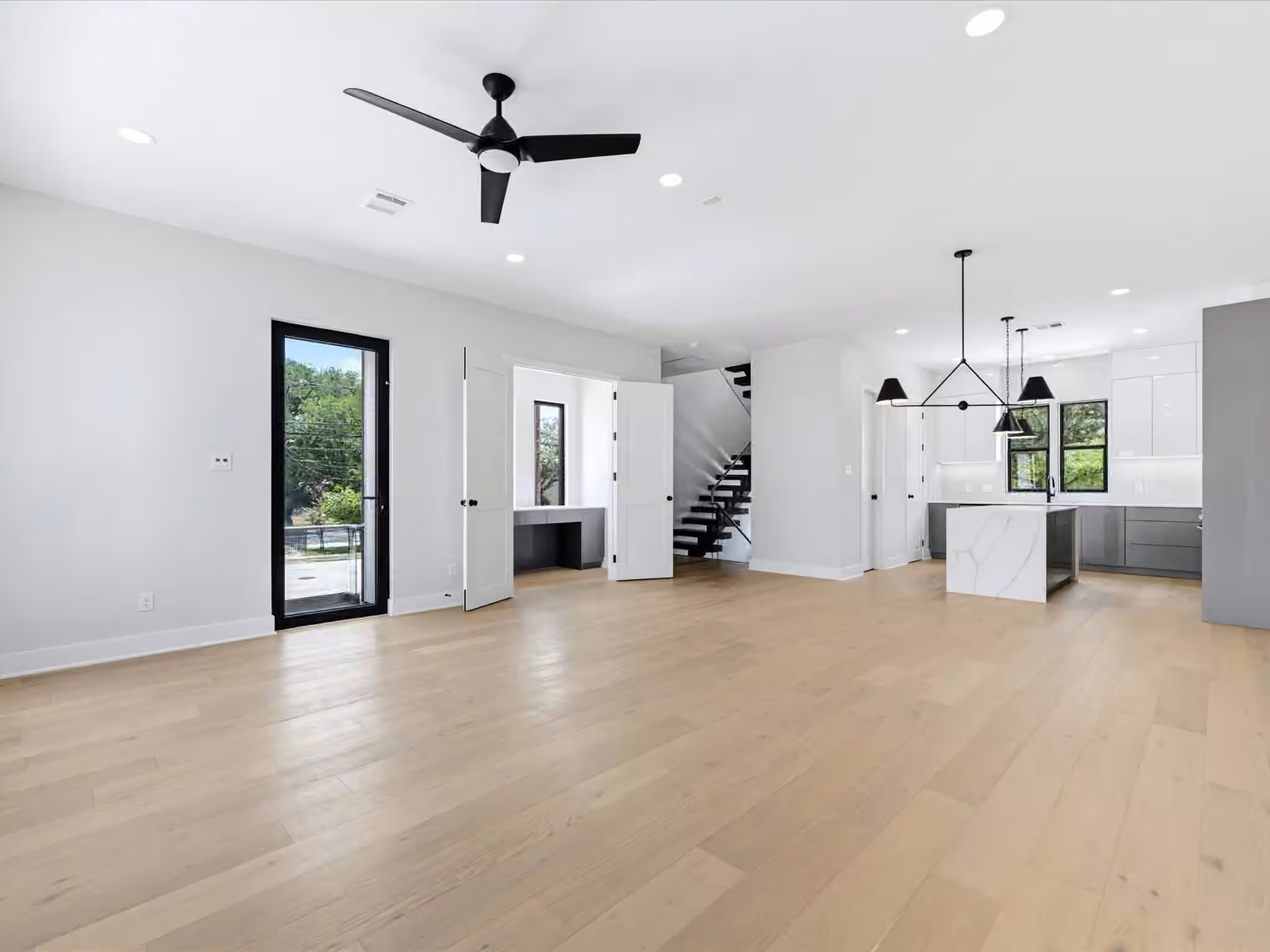 Photo 4 of 2233 Blalock Road, Houston, TX