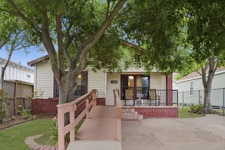 Photo of 5518 Avenue Q, Galveston, TX