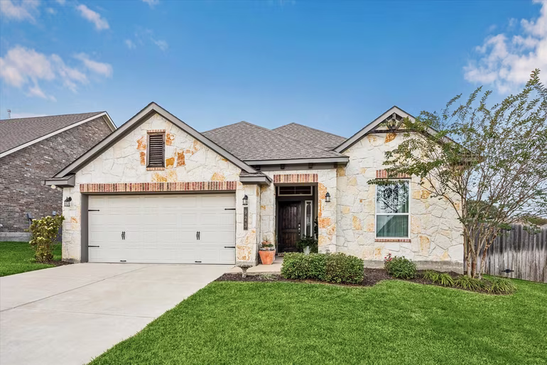 Photo of 923 Wild Vine Pass, Brenham, TX 77833