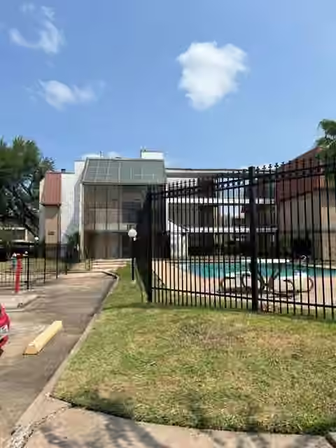 Photo of 10110 Forum West Drive 422, Houston, TX 77036