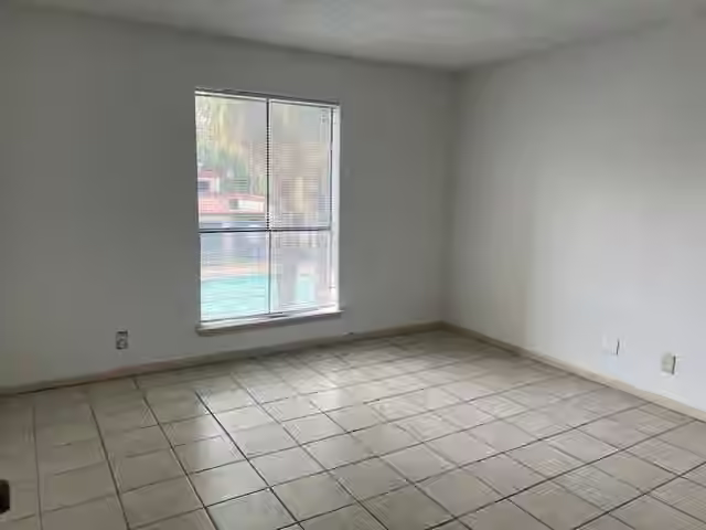 Photo 7 of 10110 Forum West Drive 422, Houston, TX