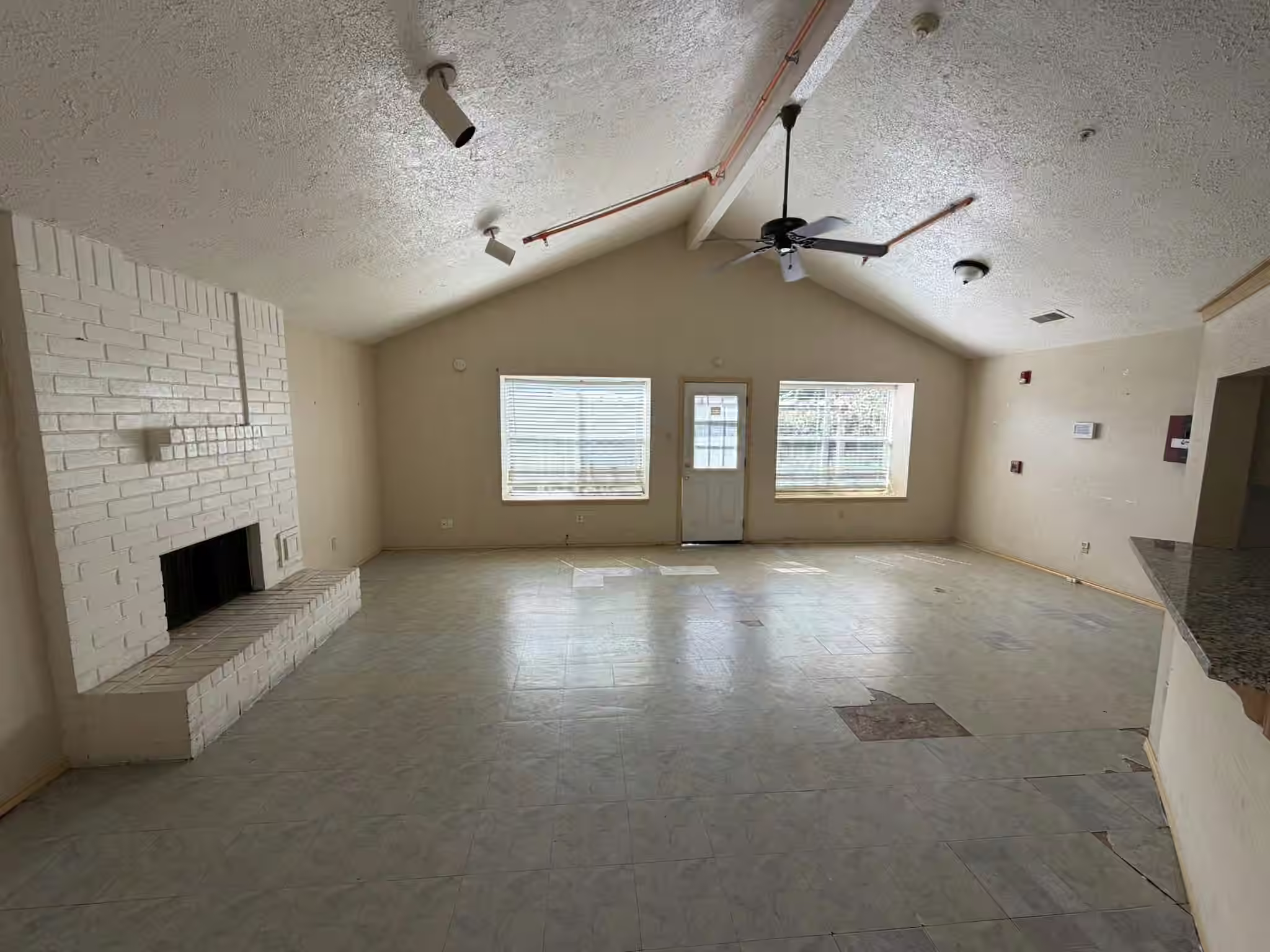 Photo 4 of 1808 Pinewood Park Drive, Missouri City, TX