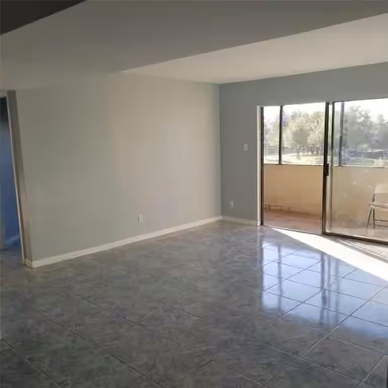 Photo 5 of 3045 Walnut Bend Lane 28, Houston, TX