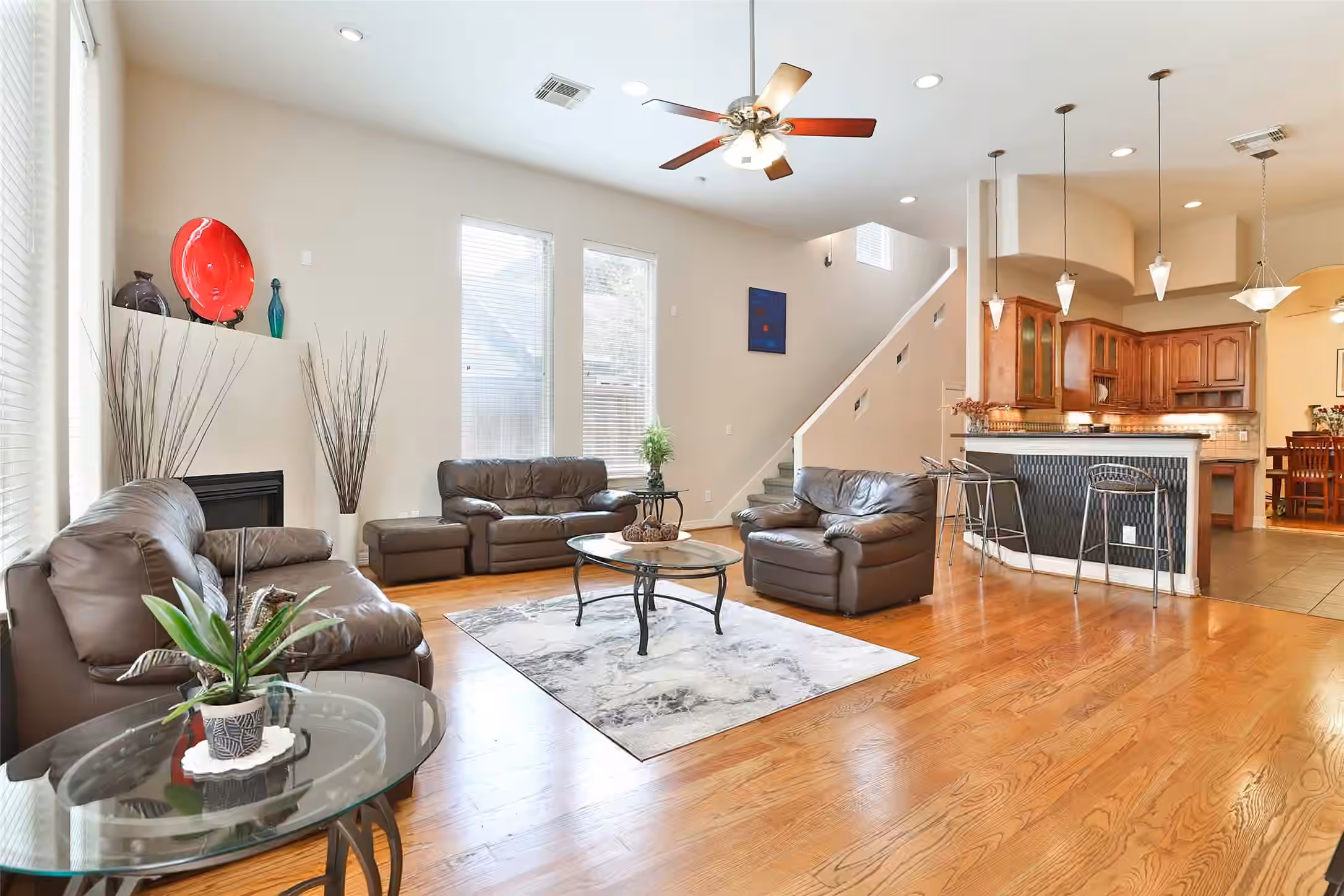 Photo 2 of 826 E 29th Street, Houston, TX