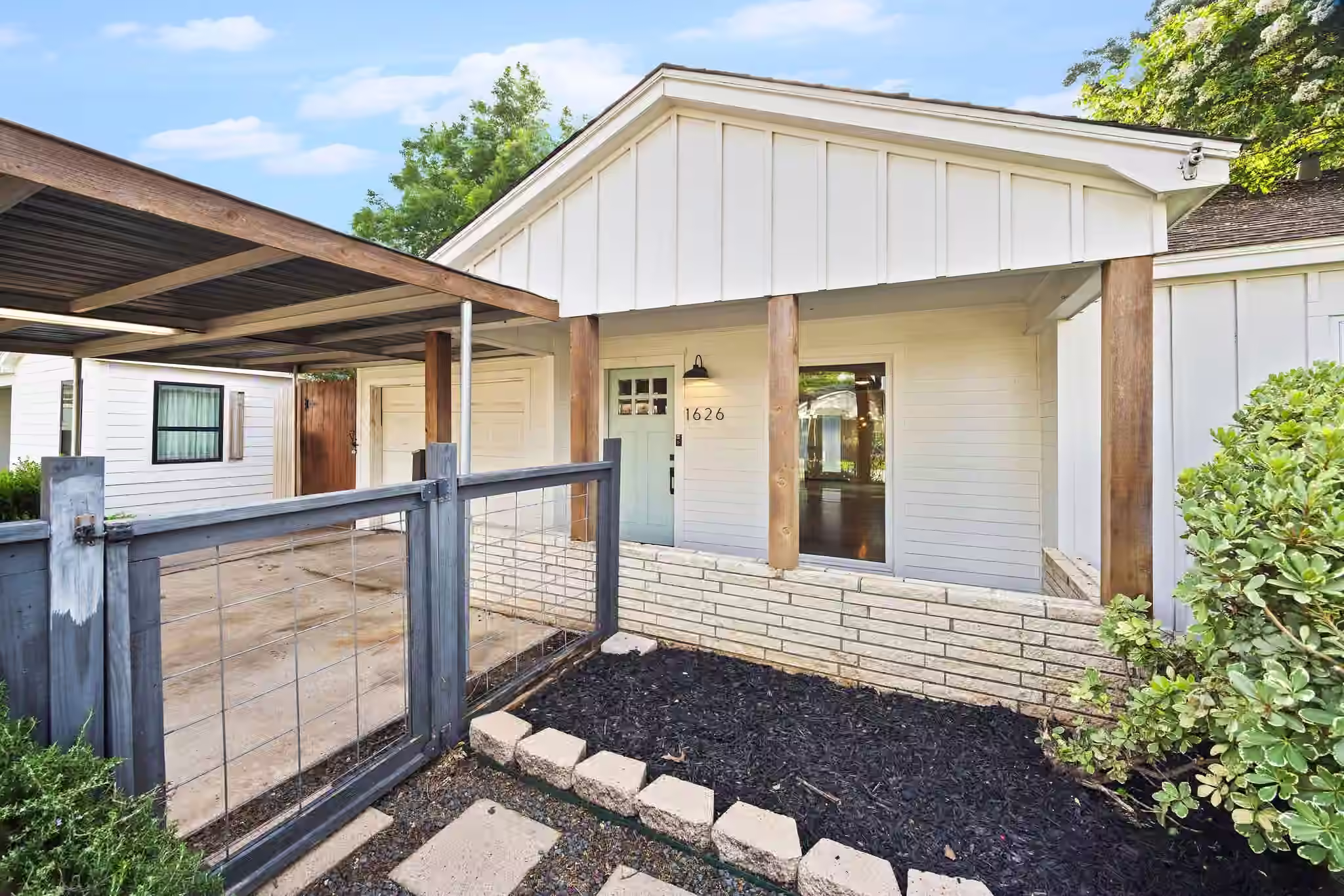 Photo 2 of 1626 Walton Street, Houston, TX