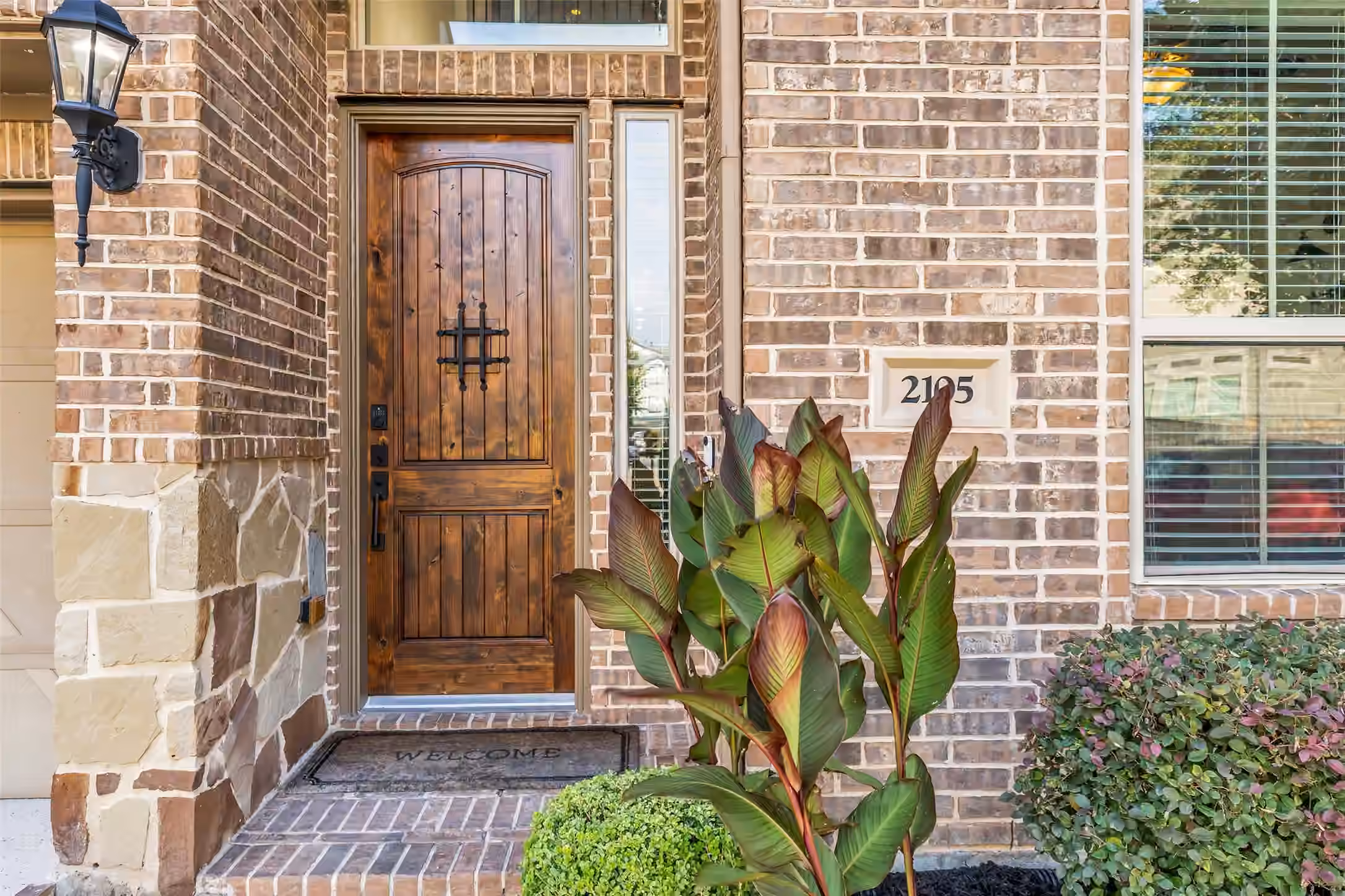 Photo 2 of 2105 Westbourne Park Drive, Houston, TX
