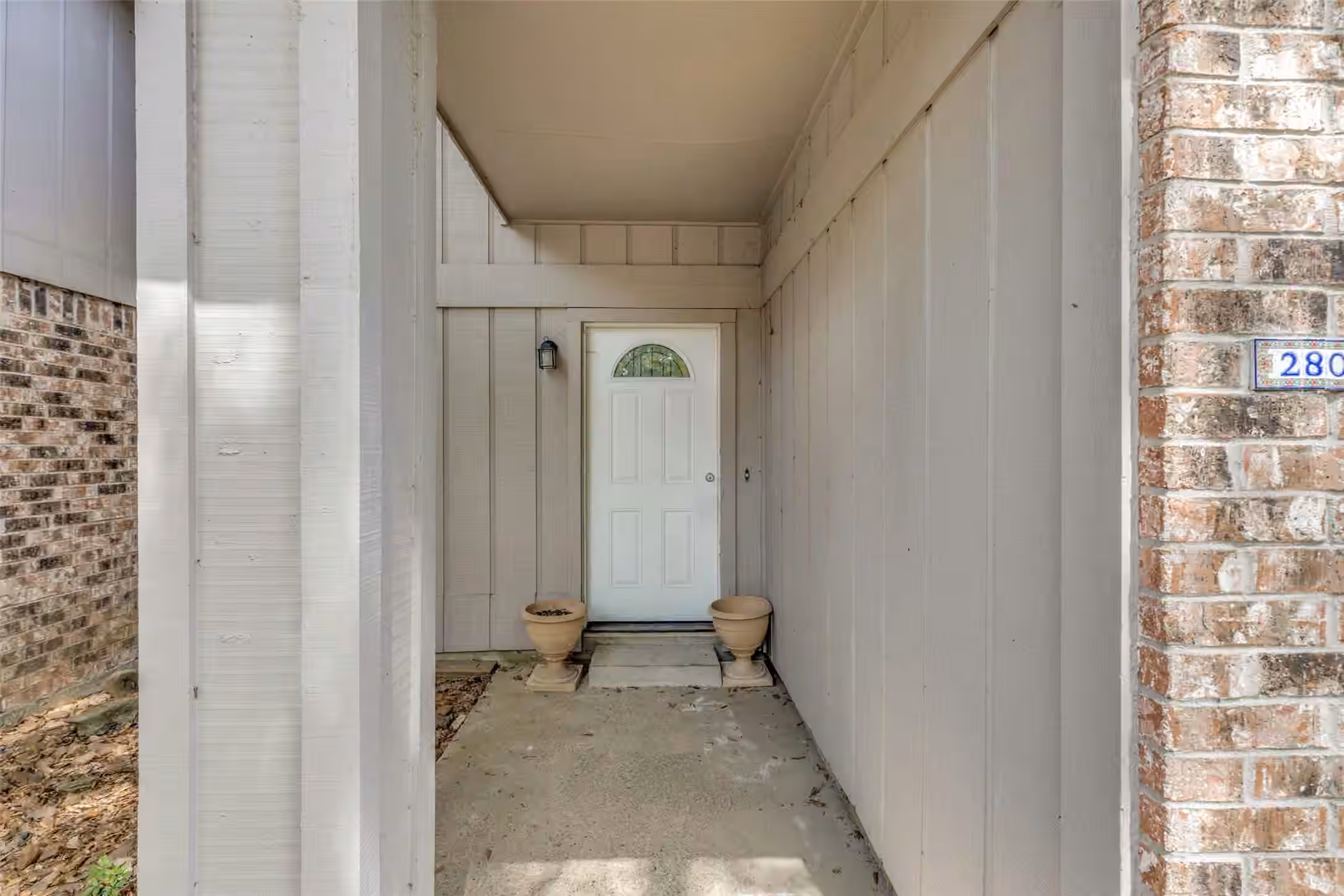 Photo 2 of 2803 Parkwood Manor Drive, Houston, TX