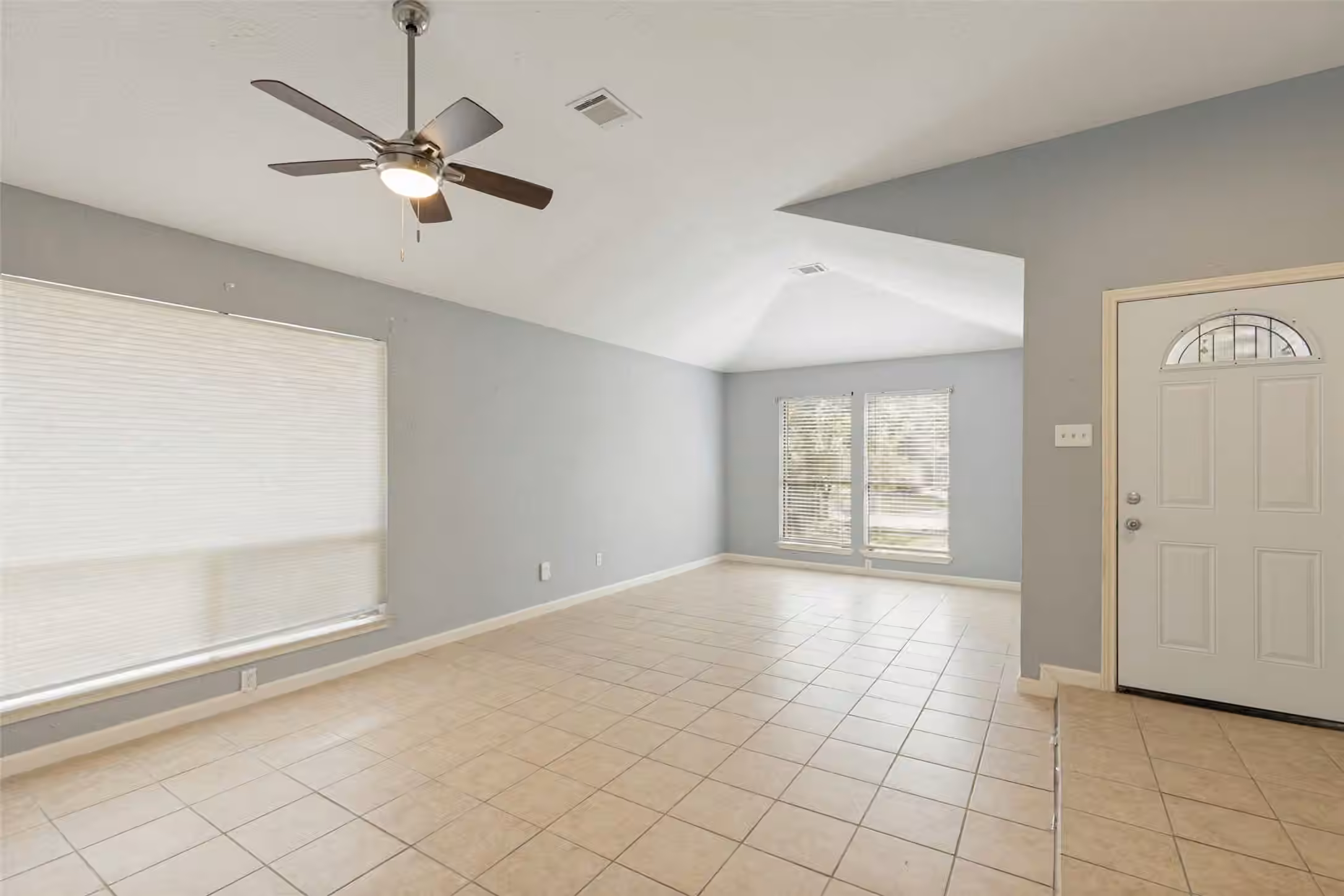 Photo 3 of 2803 Parkwood Manor Drive, Houston, TX