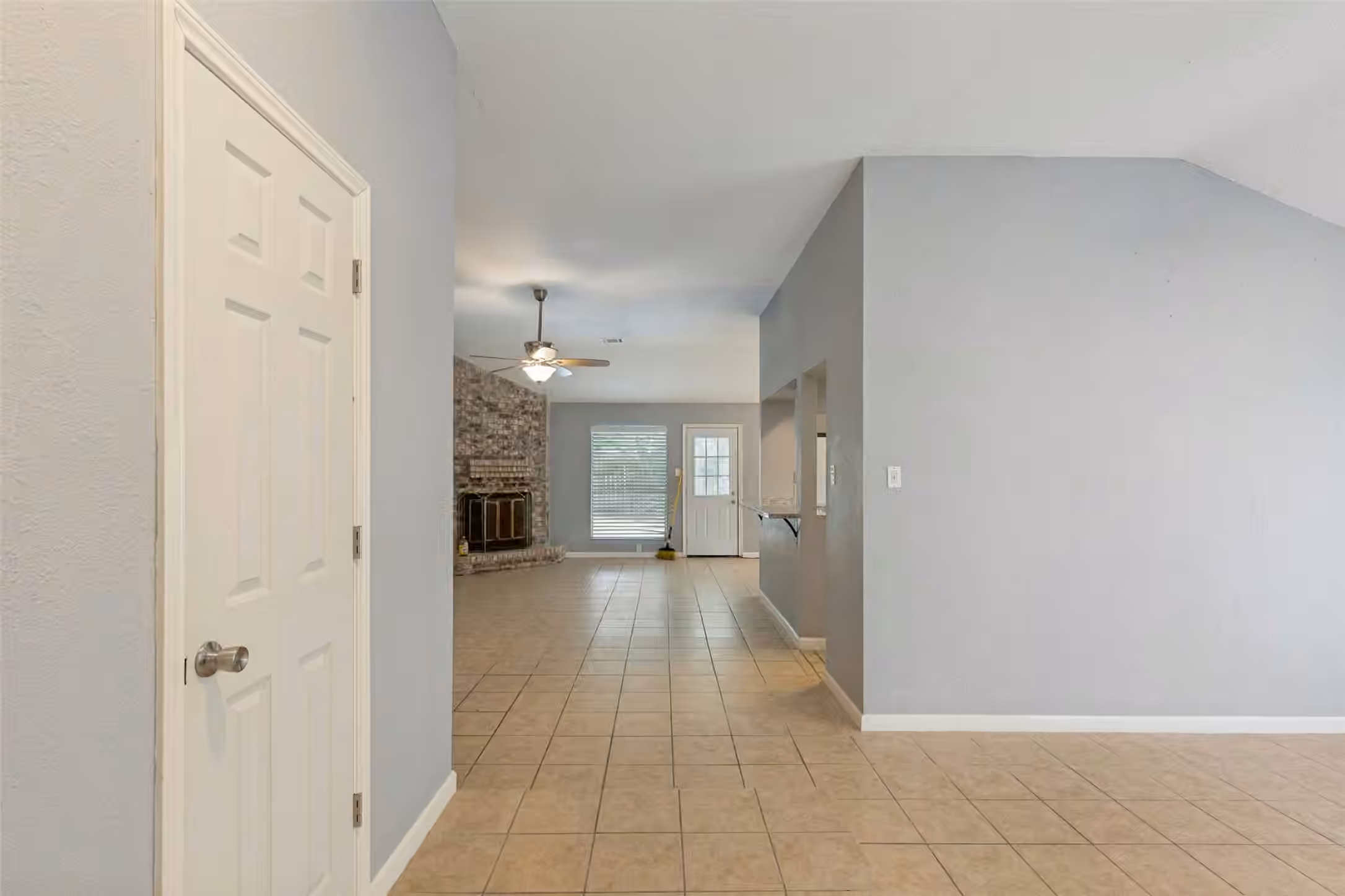Photo 4 of 2803 Parkwood Manor Drive, Houston, TX