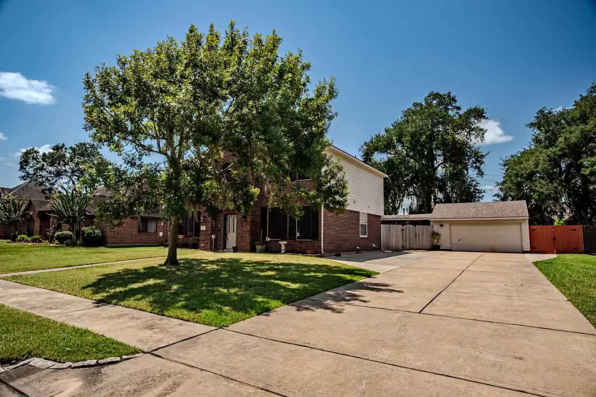 Photo 2 of 57 N Calla Lily Court, Lake Jackson, TX