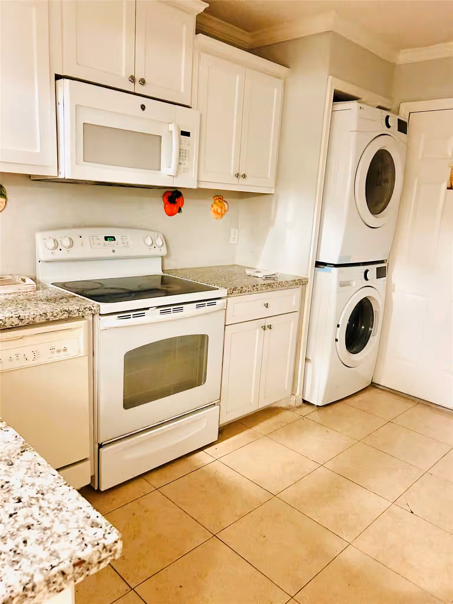 Photo 5 of 11643 Chimney Rock Road B, Houston, TX