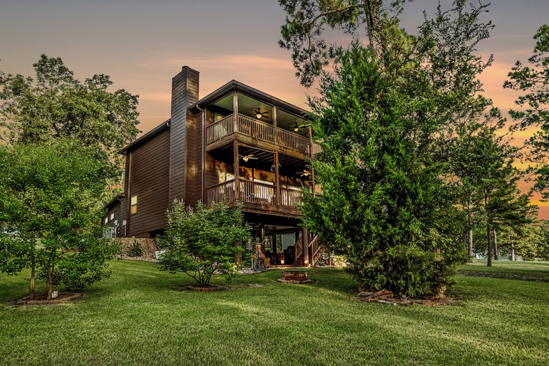 Photo of 48 Hillsborough Drive, Huntsville, TX 77340