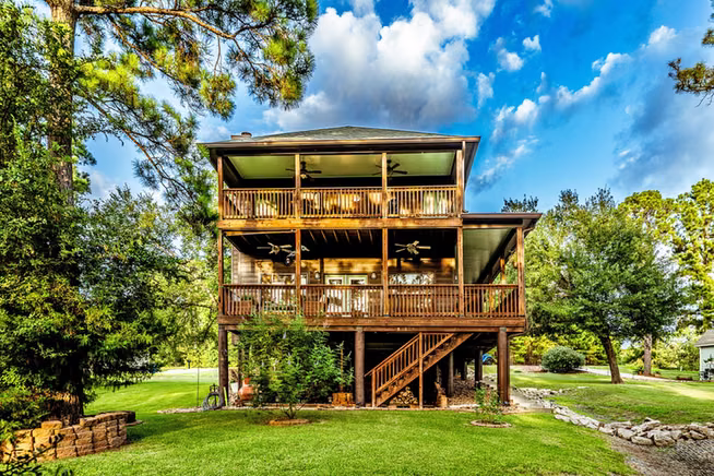 Photo 2 of 48 Hillsborough Drive, Huntsville, TX