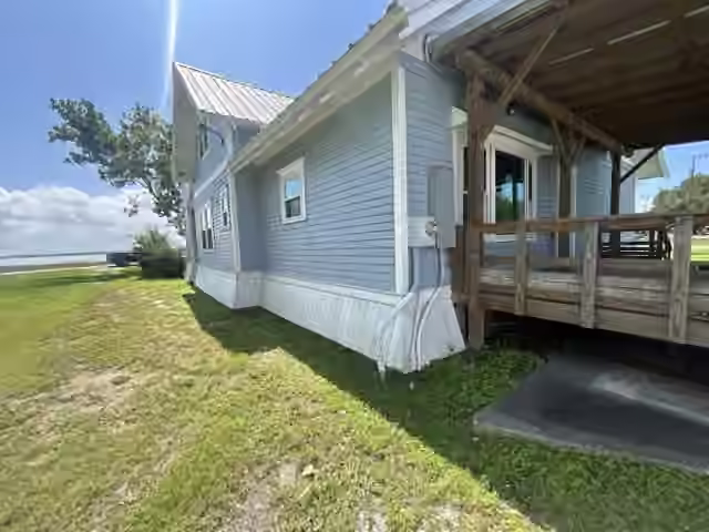 Photo 3 of 2203 E Bayshore Drive, Palacios, TX