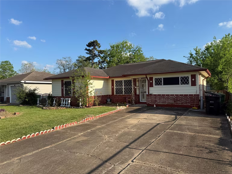 Photo 2 of 8622 Othello Street, Houston, TX