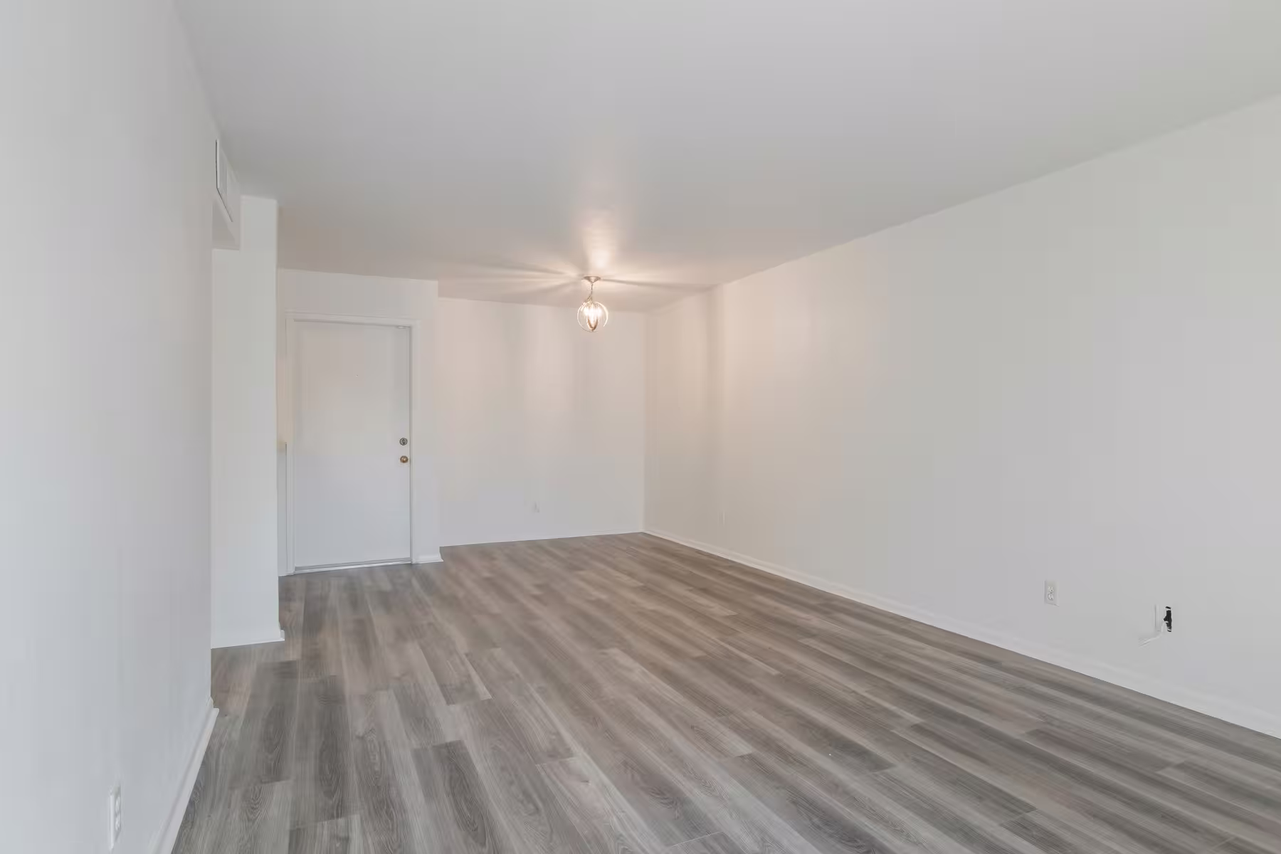 Photo 3 of 3025 Walnut Bend Lane 37, Houston, TX