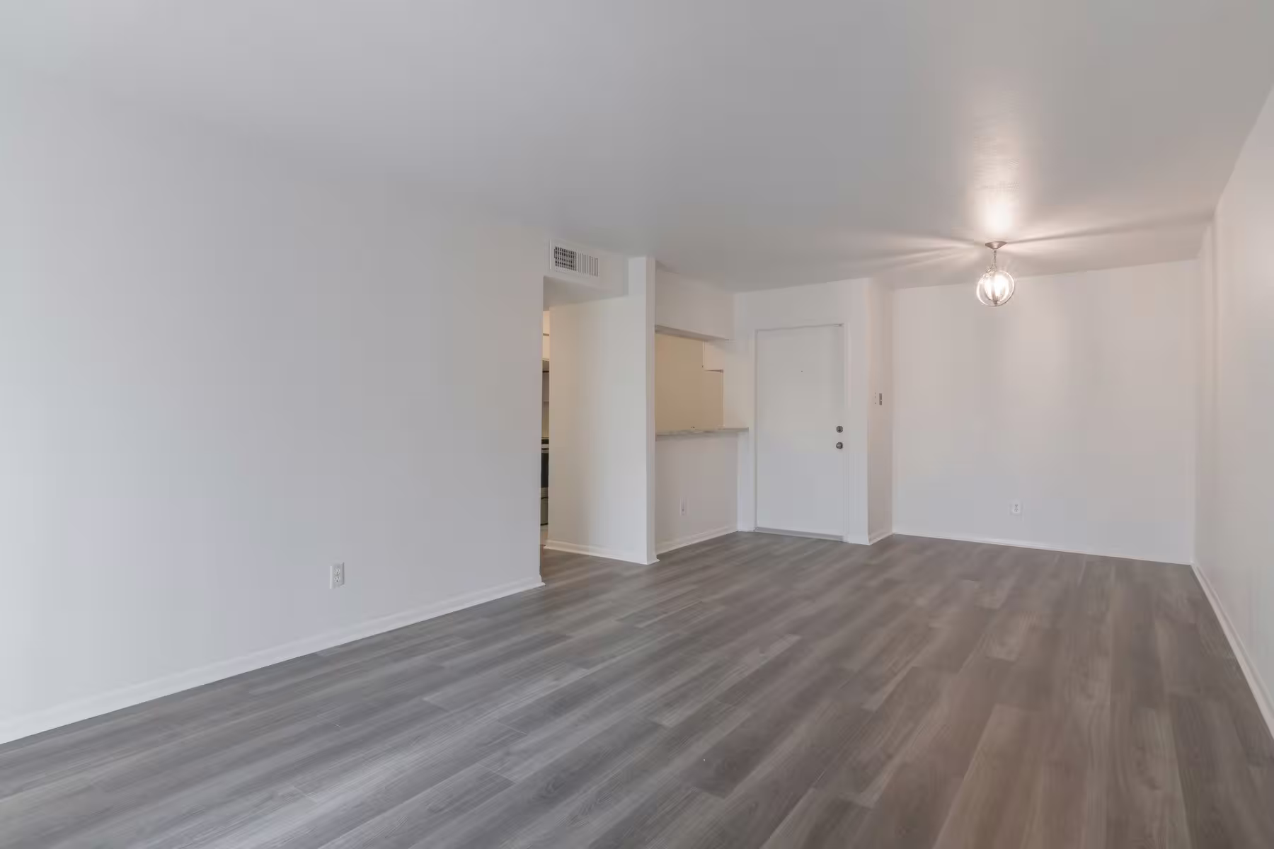 Photo 5 of 3025 Walnut Bend Lane 37, Houston, TX