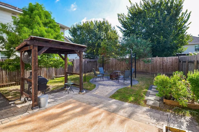 Photo 2 of 5110 Prosperity Circle, Houston, TX