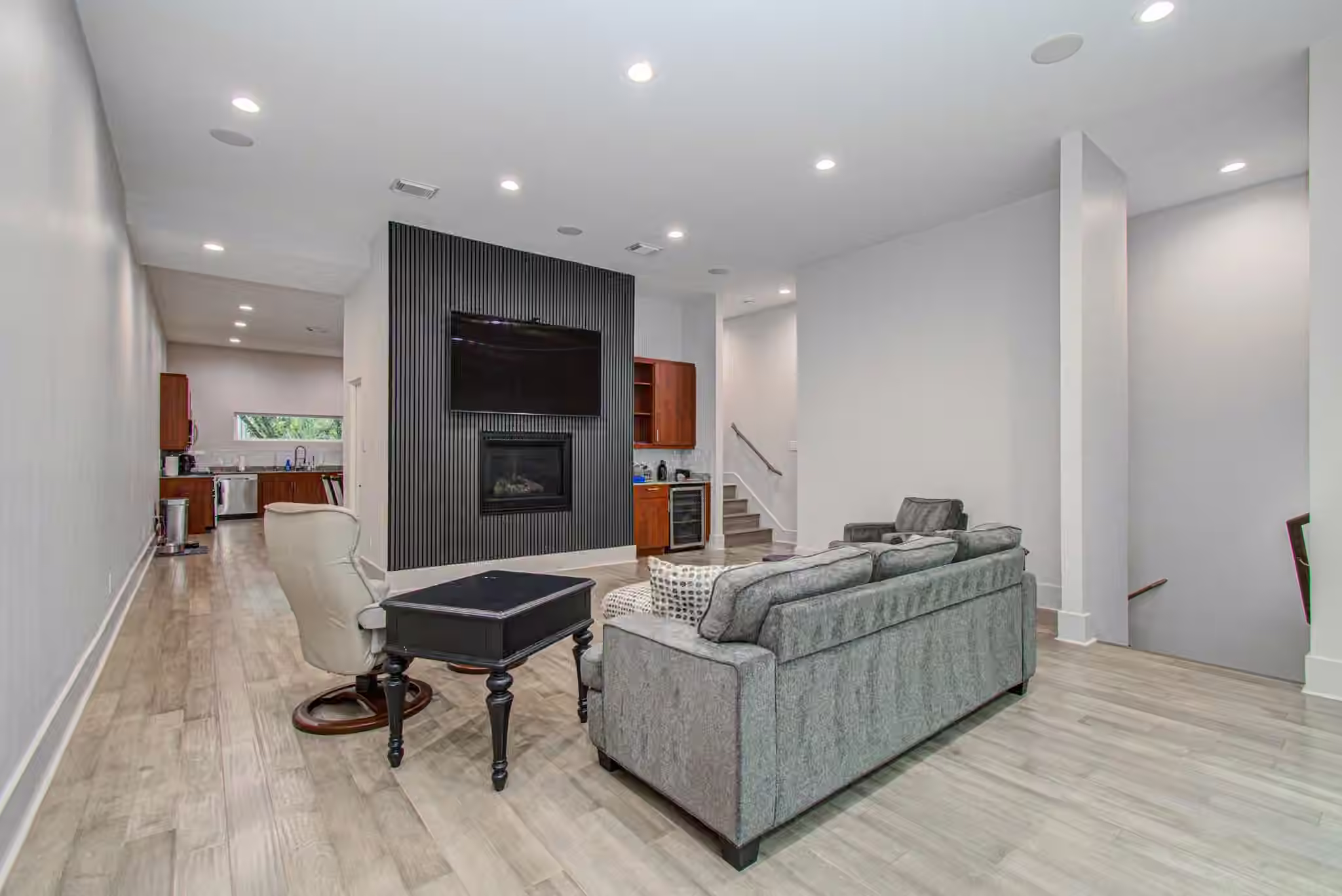 Photo 5 of 316 W 6th Street, Houston, TX